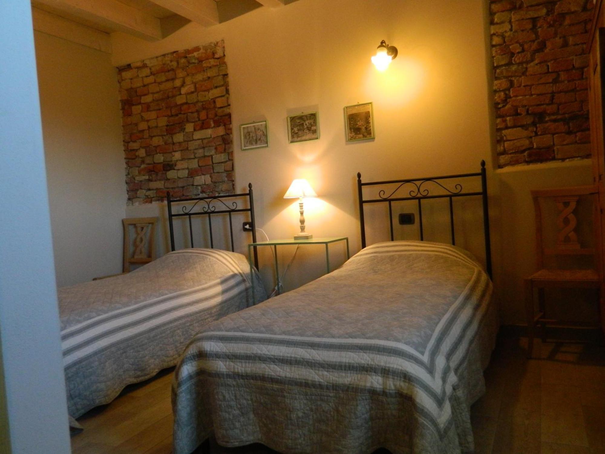Agriturismo Cascina Pezzolo Лоді Номер фото